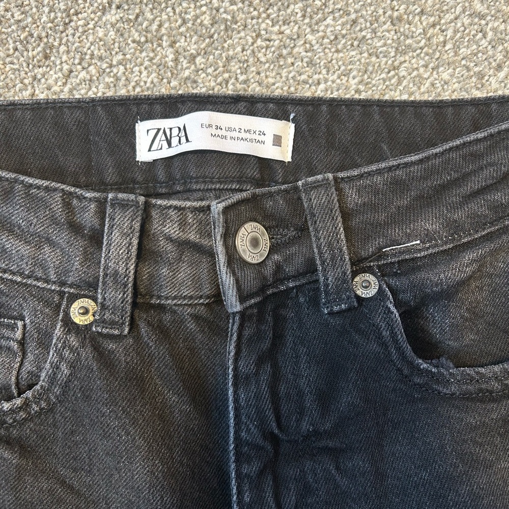 Zara Washed Black High-Waist Mom Fit Jeans - Picture 2 of 3